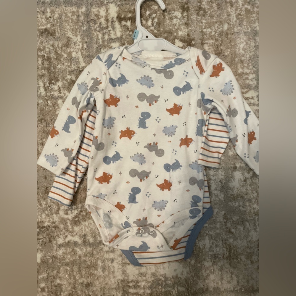 Little and Loved Baby Long Sleeve Cute Dinosaur Print Bodysuit Set size 6/9M-NWT